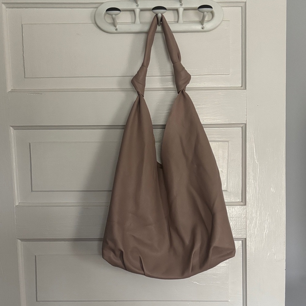 Elizabwth and James Elegant Tan Women's Shoukder Bag